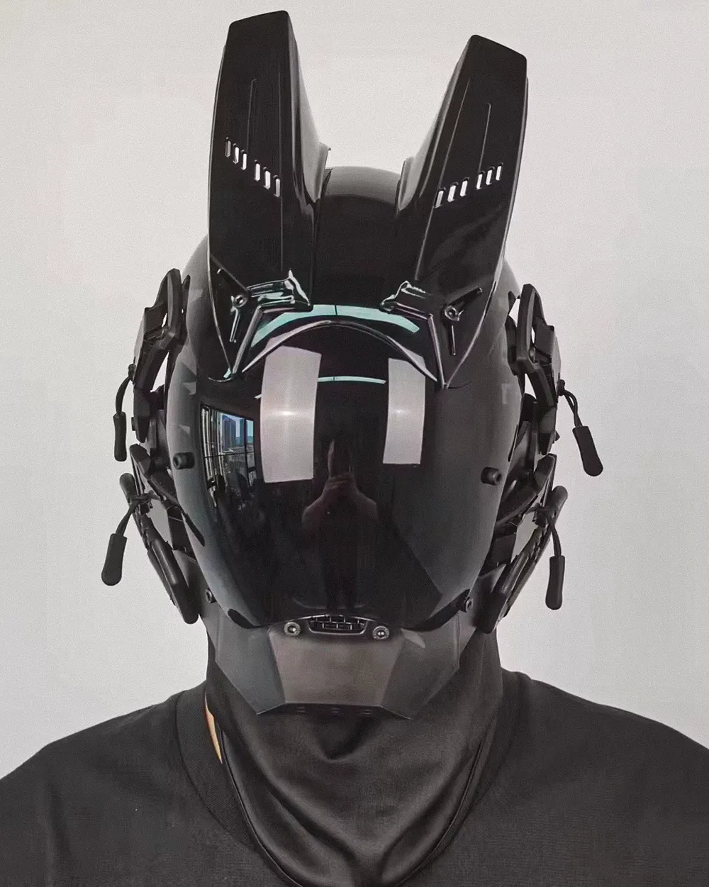 Cyberpunk Helmet "Nagaka" - Image 3