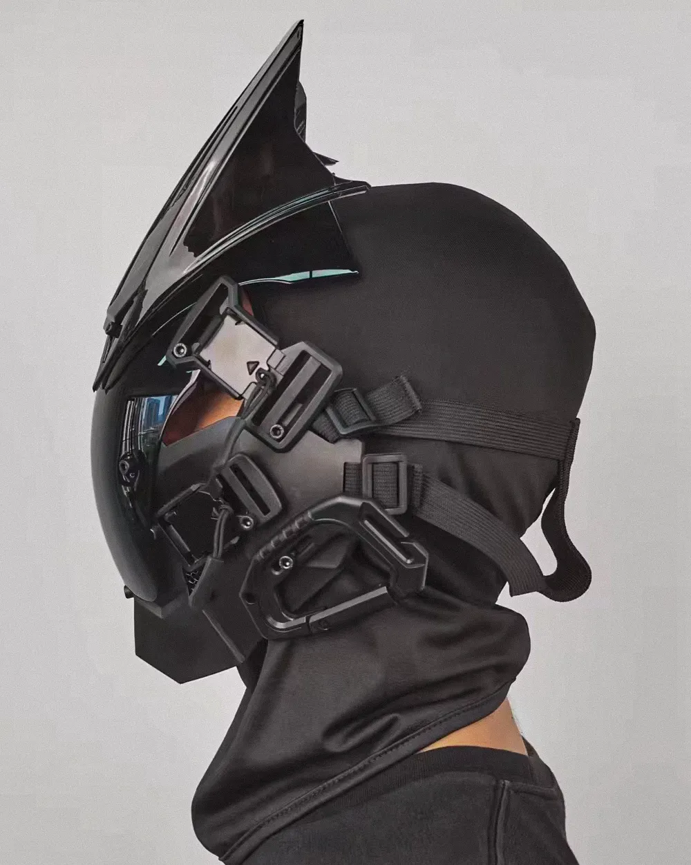 Cyberpunk Helmet "Nagaka" - Image 4