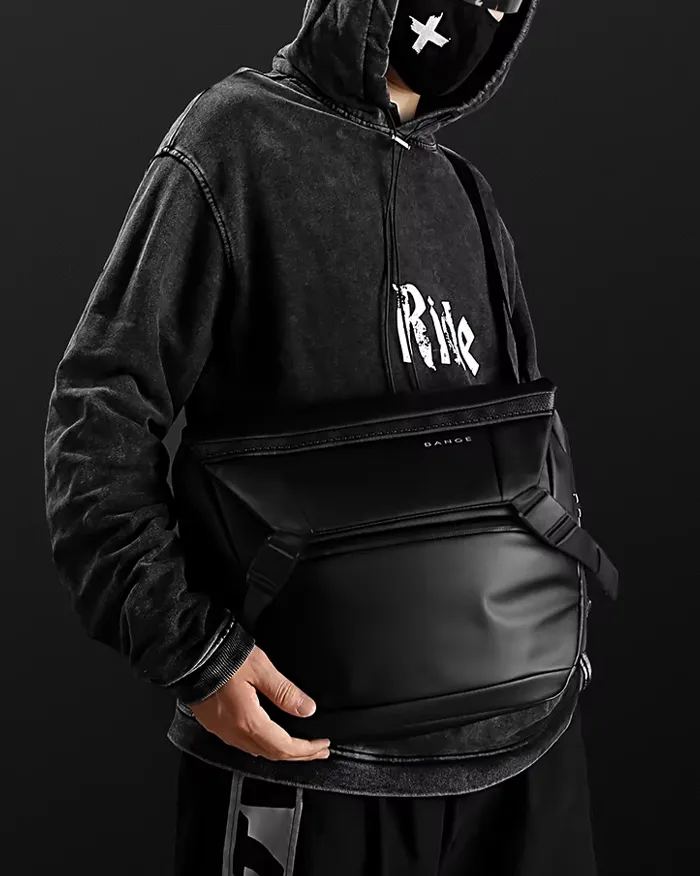 Men's black messenger bag "Sushima" - Image 5