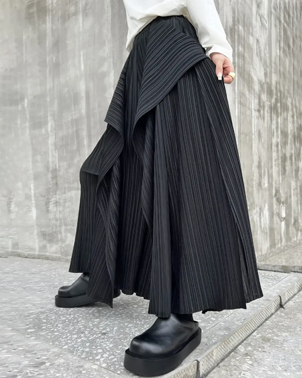 Wide leg trousers for women "Fukuya" - Image 2